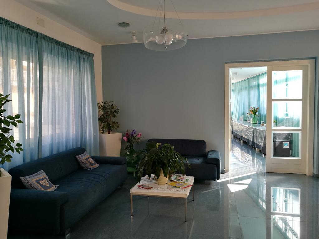 Rock Garden Bed & Breakfast Gaeta Bagian luar foto