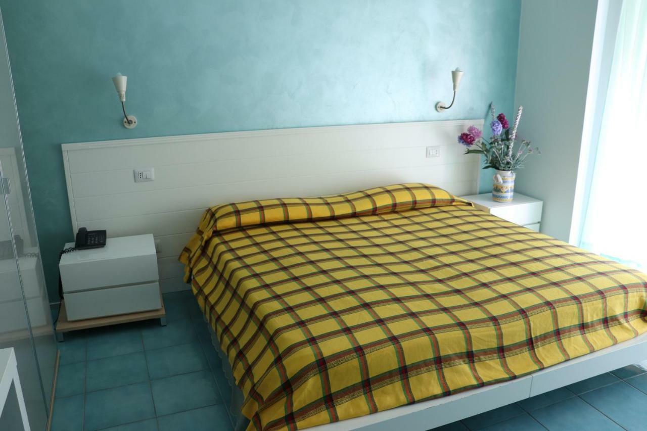 Rock Garden Bed & Breakfast Gaeta Bagian luar foto